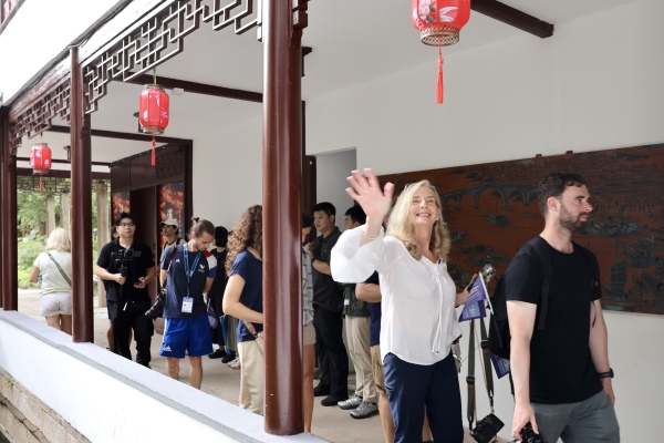 一个美国记者的第十次赛艇世锦赛体验：组织最棒，上海太美